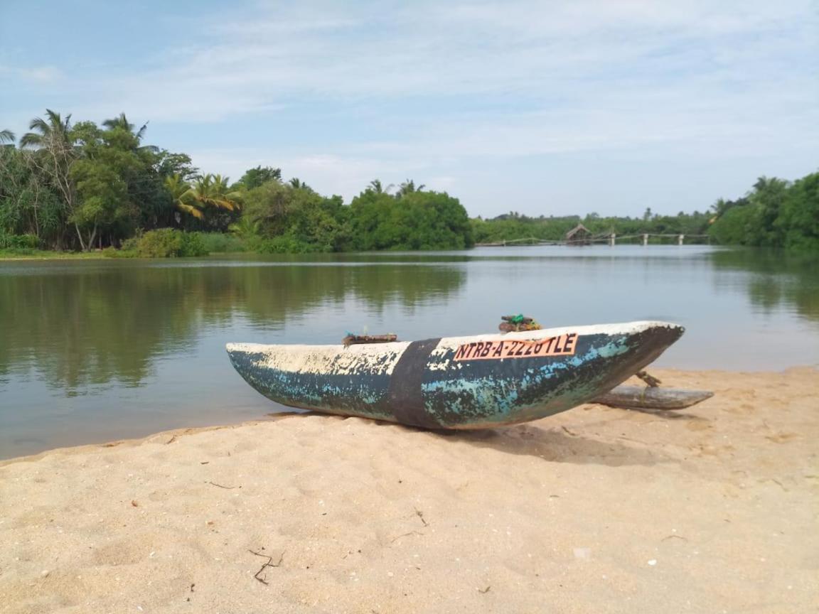 Silent Peacock Villa And Peacock Cafe Tangalle Exterior photo